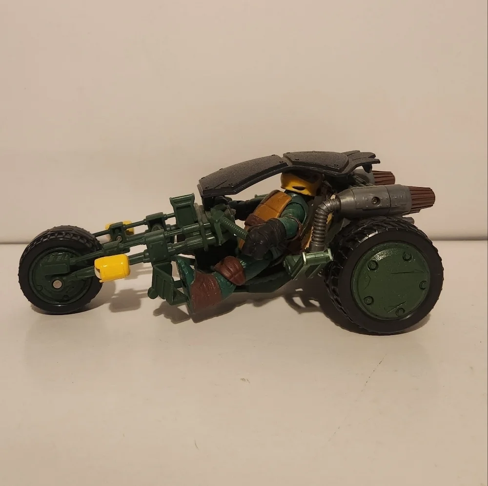 2012 TMNT Ninja Stealth Bike w/ Stealth Raphael Teenage Mutant Ninja Turtle